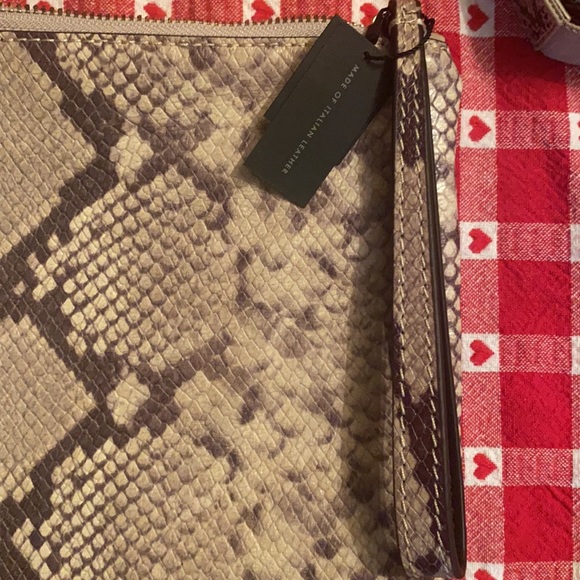 Italian leather wristlet Banana republic belt set